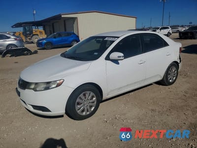 2010 KIA FORTE EX KNAFU4A28A5212071 - główne zdjęcie licytacji z USA - miniatura