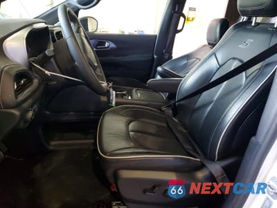 Zdjęcie 7 z 13 samochodu: 2025 CHRYSLER PACIFICA LIMITED VIN:2C4RC1GG1SR529831 - miniatura