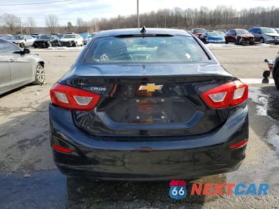 Zdjęcie 6 z 14 samochodu: 2018 CHEVROLET CRUZE LS VIN:1G1BC5SM3J7133561 - miniatura