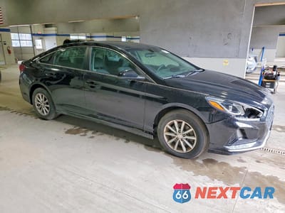 Czwarte zdjęcie samochodu z boku: 2018 HYUNDAI SONATA SE VIN:5NPE24AF1JH726576 - miniatura