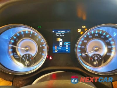 Zdjęcie 9 z 12 samochodu: 2013 CHRYSLER 300C VIN:2C3CCAETXDH557937 - miniatura
