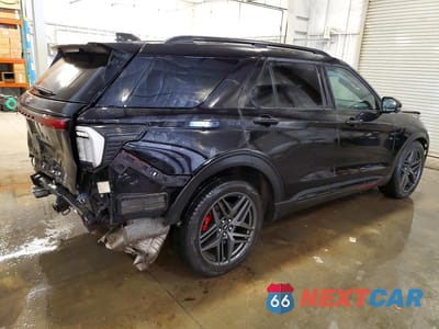 Trzecie zdjęcie samochodu z tyłu: 2025 FORD EXPLORER ST VIN:1FMWK8GC3SGB79420 - miniatura