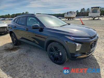 Czwarte zdjęcie samochodu z boku: 2025 CHEVROLET TRAX ACTIV VIN:KL77LKEP1SC108245 - miniatura