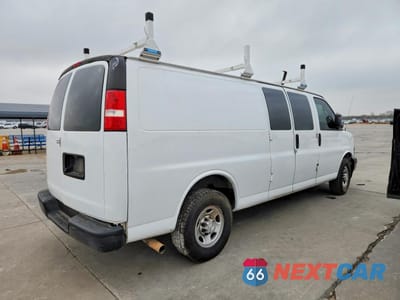 Trzecie zdjęcie samochodu z tyłu: 2020 CHEVROLET EXPRESS G2500 VIN:1GCWGBFG7L1151616 - miniatura