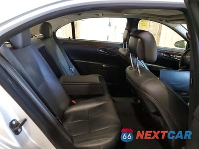 Zdjęcie 10 z 12 samochodu: 2007 MERCEDES-BENZ S 550 4MATIC VIN:WDDNG86X27A108117 - miniatura