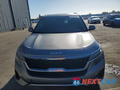 Piąte zdjęcie samochodu w środku: 2023 KIA SELTOS S VIN:KNDEU2AA2P7385155 - miniatura