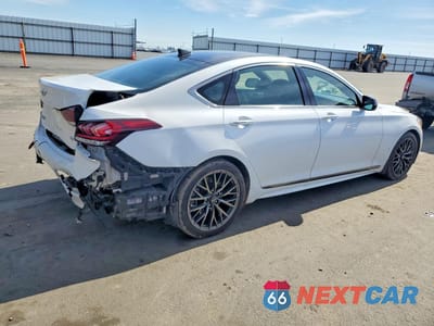 Trzecie zdjęcie samochodu z tyłu: 2018 GENESIS G80 3.3T SPORT VIN:KMHGN4JB1JU222835 - miniatura