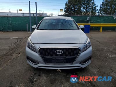 Piąte zdjęcie samochodu w środku: 2016 HYUNDAI SONATA HYBRID SE VIN:KMHE24L12GA019970 - miniatura