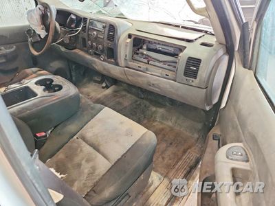 Zdjęcie 8 z 12 samochodu: 2008 GMC SIERRA C1500 VIN:1GTEC14C08Z325990 - miniatura