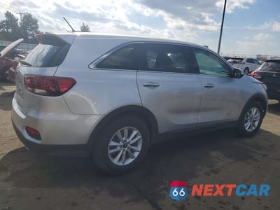 Trzecie zdjęcie samochodu z tyłu: 2019 KIA SORENTO LX VIN:5XYPG4A50KG569925 - miniatura