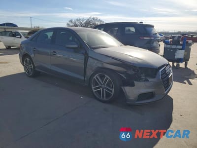 Czwarte zdjęcie samochodu z boku: 2018 AUDI A3 PREMIUM VIN:WAUAUGFF9J1038137 - miniatura