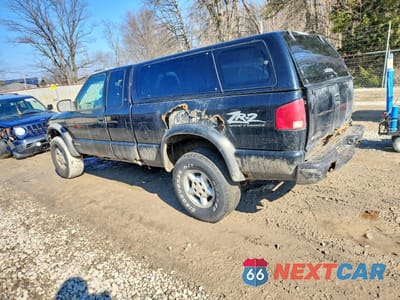 Drugie zdjęcie samochodu z przodu: 2000 CHEVROLET S TRUCK S10 VIN:1GCCT19W0Y8118922 - miniatura