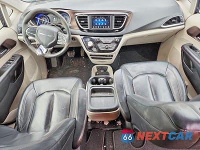Zdjęcie 8 z 13 samochodu: 2019 CHRYSLER PACIFICA TOURING L VIN:2C4RC1BG7KR550559 - miniatura