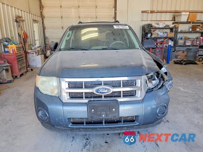 Piąte zdjęcie samochodu w środku: 2011 FORD ESCAPE XLS VIN:1FMCU0C76BKA55548 - miniatura