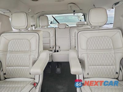 Zdjęcie 10 z 14 samochodu: 2021 LINCOLN NAVIGATOR BLACK LABEL VIN:5LMJJ2TT1MEL15636 - miniatura