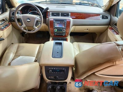 Zdjęcie 8 z 12 samochodu: 2014 CHEVROLET TAHOE C1500 LTZ VIN:1GNSCCE08ER127759 - miniatura