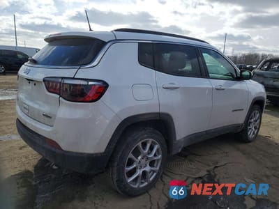 Trzecie zdjęcie samochodu z tyłu: 2024 JEEP COMPASS LATITUDE LUX VIN:3C4NJDFN1RT577729 - miniatura