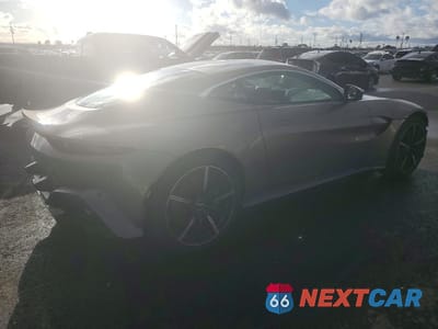 Trzecie zdjęcie samochodu z tyłu: 2020 ASTON MARTIN VANTAGE VIN:SCFSMGAW4LGN03875 - miniatura