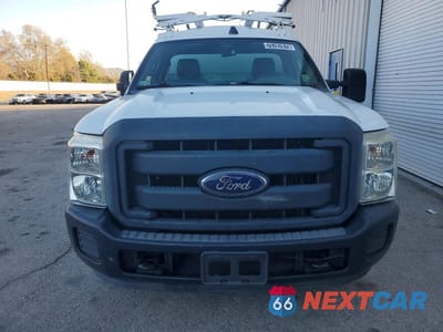 Piąte zdjęcie samochodu w środku: 2013 FORD F350 SUPER DUTY UTILITY / SERVICE TRUCK VIN:1FDRF3A62DEB92486 - miniatura