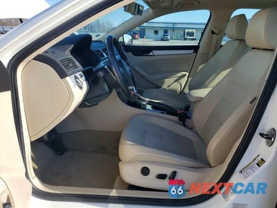 Zdjęcie 7 z 12 samochodu: 2013 VOLKSWAGEN PASSAT SE VIN:1VWBP7A37DC116478 - miniatura