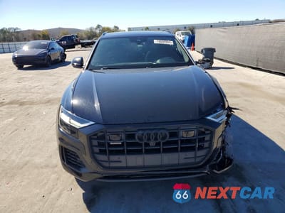 Piąte zdjęcie samochodu w środku: 2019 AUDI Q8 PREMIUM PLUS VIN:WA1BVAF19KD038199 - miniatura