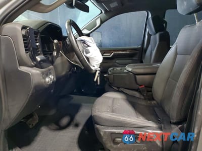 Zdjęcie 7 z 13 samochodu: 2024 GMC SIERRA K2500 SLE VIN:1GT49ME76RF277556 - miniatura