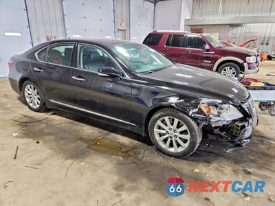 Czwarte zdjęcie samochodu z boku: 2011 LEXUS LS VIN:JTHCL5EF8B5009029 - miniatura