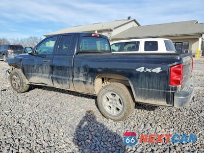Drugie zdjęcie samochodu z przodu: 2005 DODGE DAKOTA SLT VIN:1D7HW42N15S315537 - miniatura