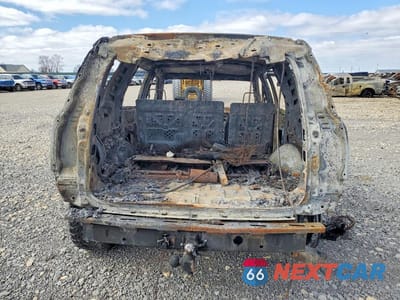 Zdjęcie 6 z 12 samochodu: 2015 CHEVROLET TAHOE K1500 LT VIN:1GNSKBKC8FR258297 - miniatura