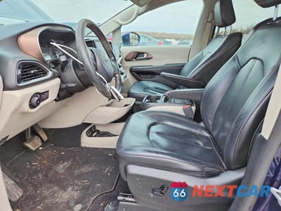 Zdjęcie 7 z 13 samochodu: 2019 CHRYSLER PACIFICA TOURING L VIN:2C4RC1BG7KR550559 - miniatura