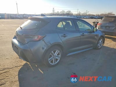 Trzecie zdjęcie samochodu z tyłu: 2021 TOYOTA COROLLA SE VIN:JTND4MBE9M3116478 - miniatura