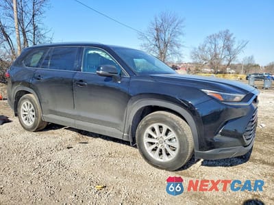 Czwarte zdjęcie samochodu z boku: 2024 TOYOTA GRAND HIGHLANDER XLE VIN:5TDAAAB54RS012890 - miniatura
