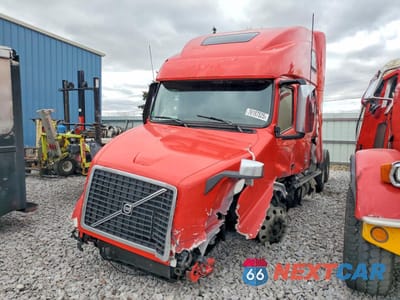 Drugie zdjęcie samochodu z przodu: 2017 VOLVO VNL SEMI TRUCK VIN:4V4NC9EH5HN980411 - miniatura