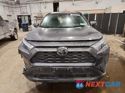 Piąte zdjęcie samochodu w środku: 2023 TOYOTA RAV4 XLE VIN:2T3P1RFV8PC386872 - miniatura