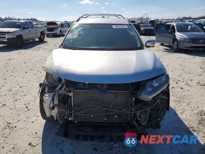 Piąte zdjęcie samochodu w środku: 2015 NISSAN ROGUE S VIN:5N1AT2MT1FC777673 - miniatura