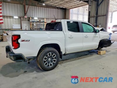 Trzecie zdjęcie samochodu z tyłu: 2024 CHEVROLET COLORADO Z71 VIN:1GCPTDEK9R1251727 - miniatura