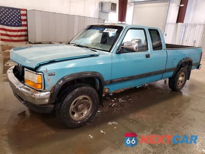 1996 DODGE DAKOTA 1B7GG23X3TS527358 - główne zdjęcie licytacji z USA - miniatura