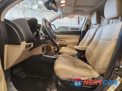 Zdjęcie 7 z 13 samochodu: 2017 MITSUBISHI OUTLANDER GT VIN:JA4JZ4AX5HZ039827 - miniatura