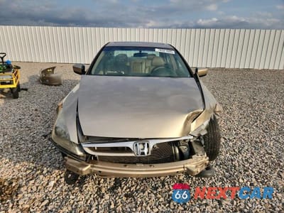 Piąte zdjęcie samochodu w środku: 2003 HONDA ACCORD EX VIN:1HGCM56673A035631 - miniatura