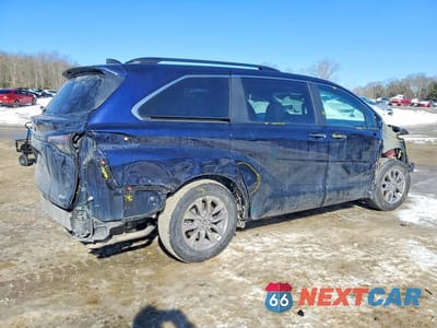 Trzecie zdjęcie samochodu z tyłu: 2025 TOYOTA SIENNA XLE VIN:5TDYSKFC2SS164294 - miniatura
