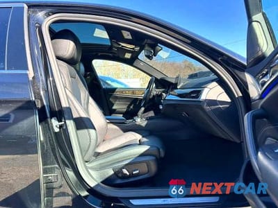 Zdjęcie 7 z 10 samochodu: 2018 BMW 530E VIN:WBAJA9C56JB253324 - miniatura