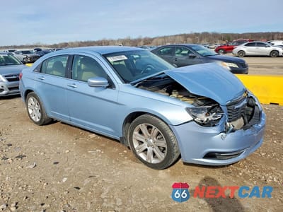 Czwarte zdjęcie samochodu z boku: 2012 CHRYSLER 200 TOURING VIN:1C3CCBBB9CN331170 - miniatura