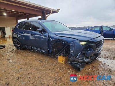 Czwarte zdjęcie samochodu z boku: 2024 MAZDA CX-50 PREMIUM PLUS VIN:7MMVABEM5RN184524 - miniatura