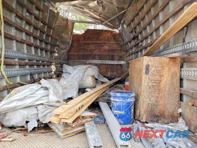 Zdjęcie 10 z 13 samochodu: 2011 ISUZU NPR VIN:JALC4W160B7001777 - miniatura