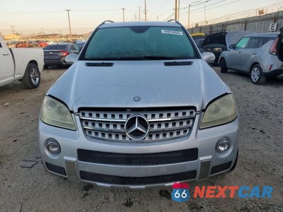 Piąte zdjęcie samochodu w środku: 2008 MERCEDES-BENZ ML 550 VIN:4JGBB72E88A367332 - miniatura
