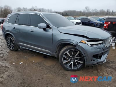 Czwarte zdjęcie samochodu z boku: 2018 VOLVO XC90 T6 VIN:YV4A22PL2J1330659 - miniatura