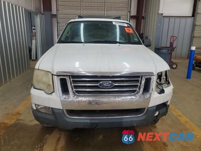 Piąte zdjęcie samochodu w środku: 2007 FORD EXPLORER SPORT TRAC XLT VIN:1FMEU51827UA28683 - miniatura