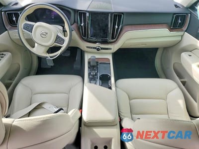 Zdjęcie 8 z 12 samochodu: 2022 VOLVO XC60 B5 MOMENTUM VIN:YV4L12RK7N1034414 - miniatura