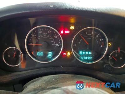 Zdjęcie 9 z 13 samochodu: 2014 JEEP WRANGLER UNLIMITED SAHARA VIN:1C4HJWEG1EL324346 - miniatura