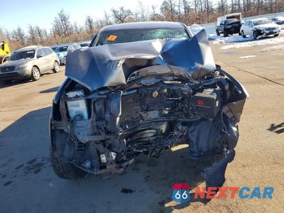 Piąte zdjęcie samochodu w środku: 2016 TOYOTA TACOMA DOUBLE CAB VIN:3TMCZ5ANXGM034237 - miniatura